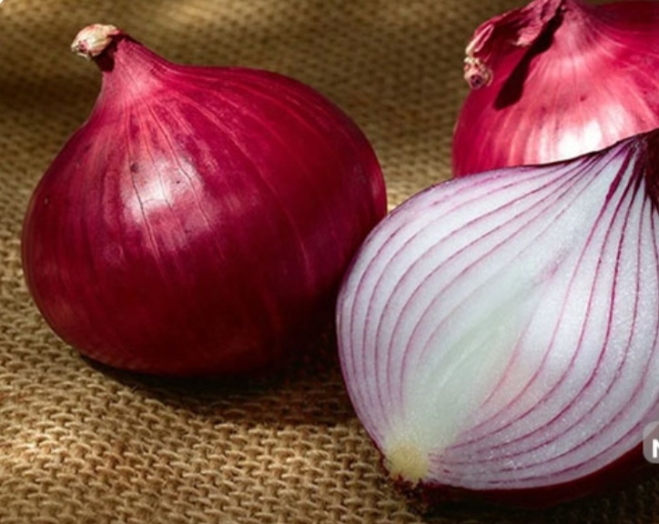 پیاز قرمز آذر شهر